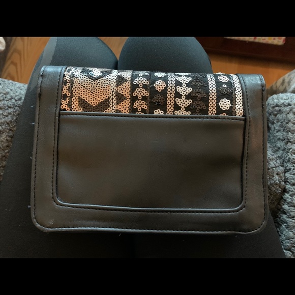French Connection clutch - Picture 5 of 7